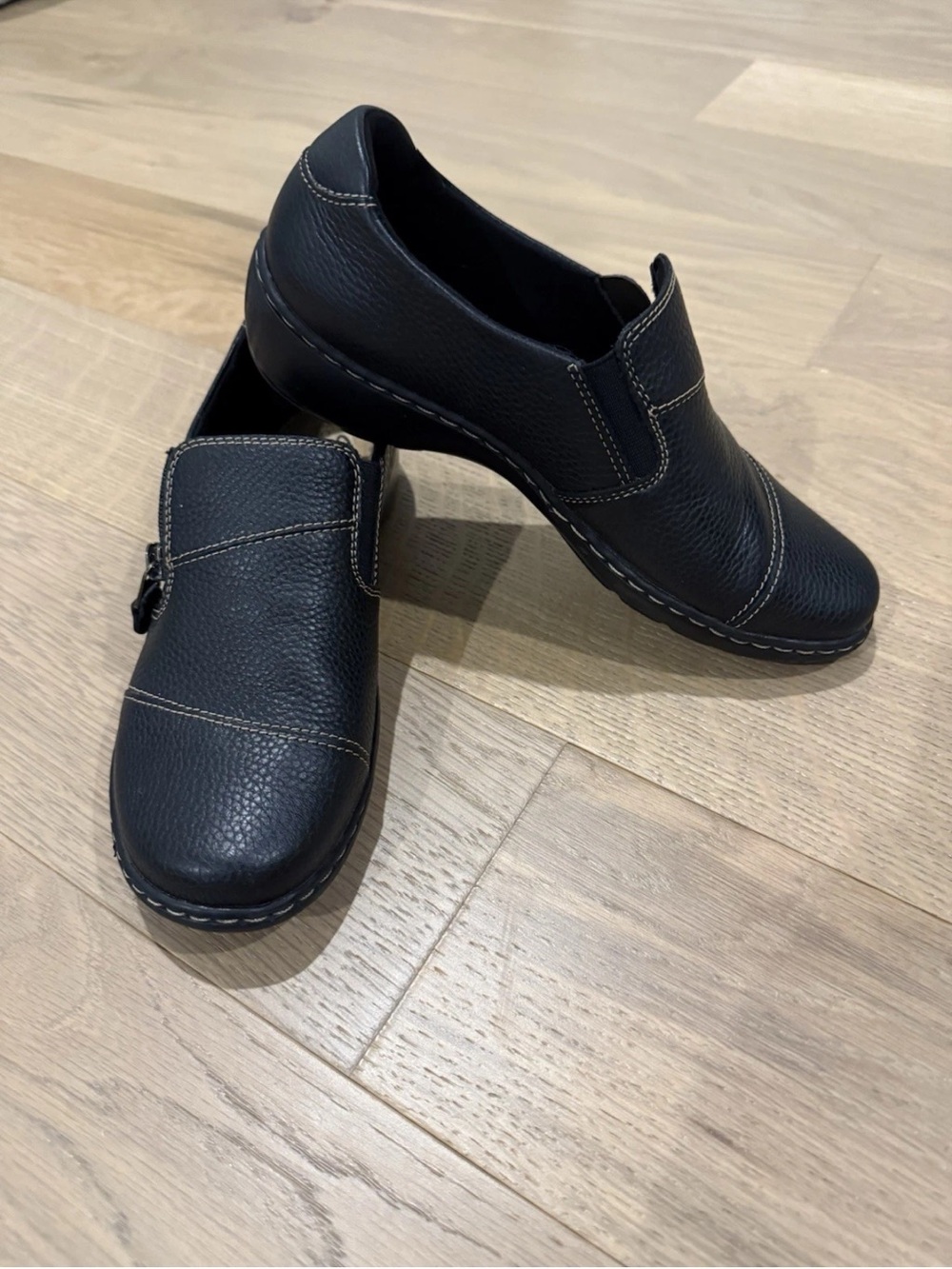 Clarks Black Slip-On Cora Women’s 6.5